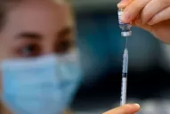 Pfizer anunció que su vacuna es 100% a largo plazo en adolescentes