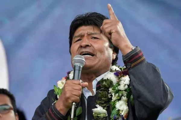 Perú: El Congreso declaró persona no grata a Evo Morales