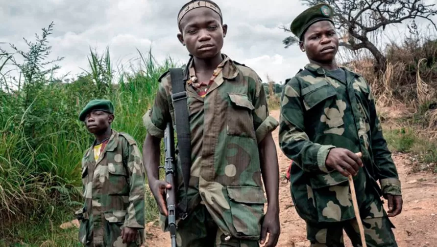 TRISTE INFORME. Más de 21.000 niños reclutados en África por ejércitos y por grupos armados desde 2016.