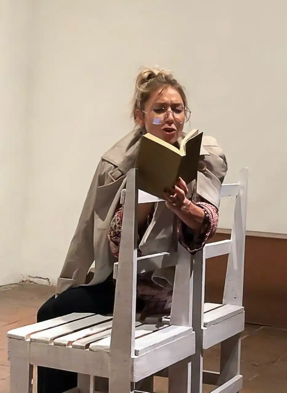 “ELENA AMANECE SOLA”. Fabrizio Origlio dirige a Alejandra Páez Salas.