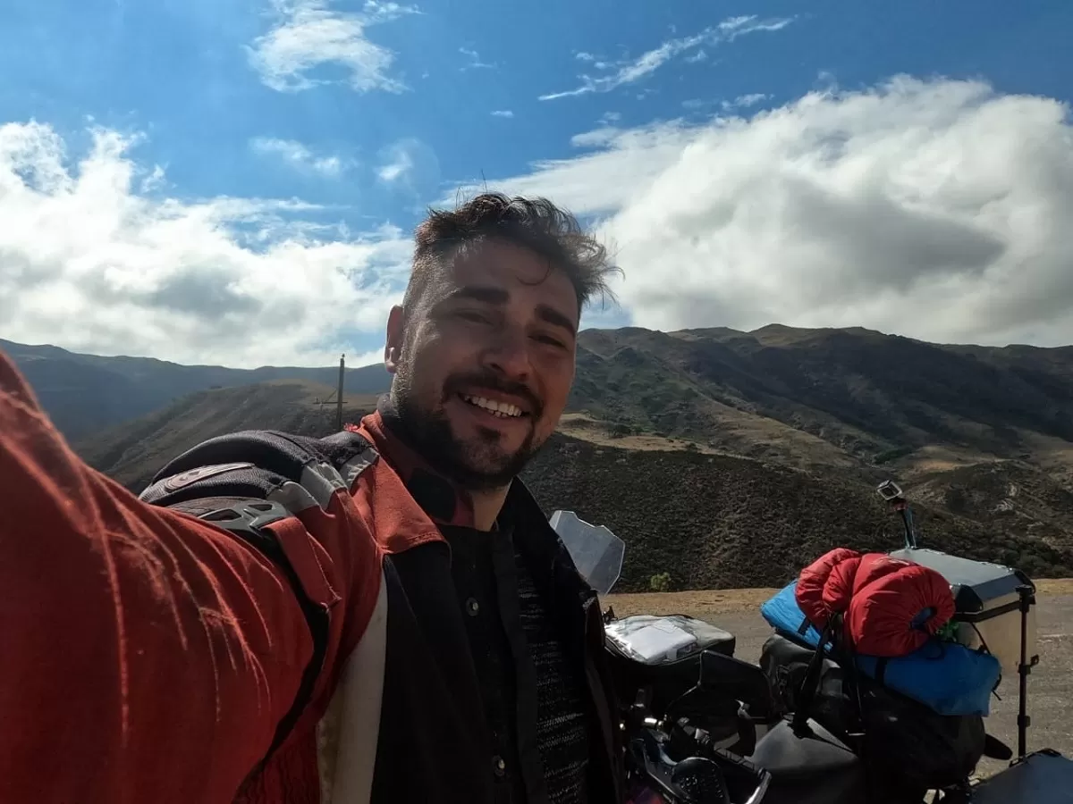 Recorre el país en moto por los héroes de Malvinas