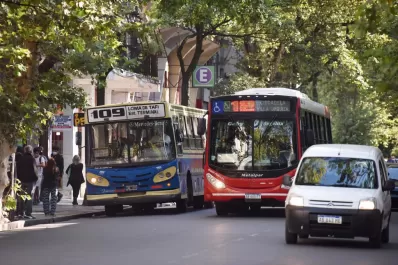 Se adelantarán los subsidios de marzo para pagar las deudas y no habrá paro de colectivos