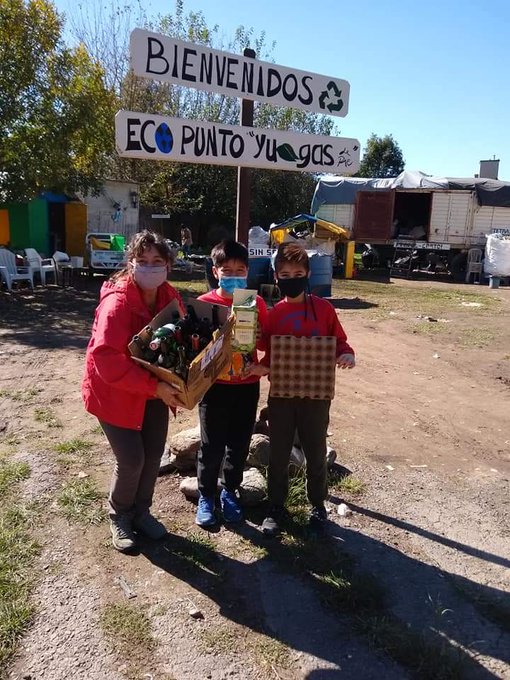 TAREA LOABLE. Hasta el predio de Yungas de Pie llegan cientos de vecinos a dejar sus residuos reciclables. twitter @mlpazposse