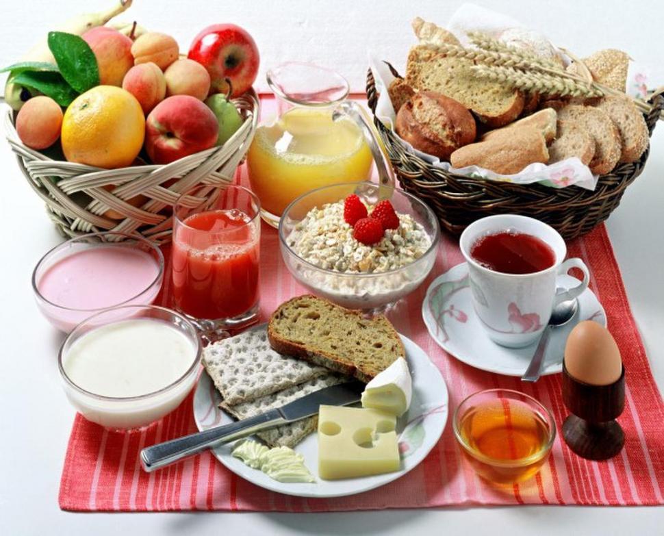 PAUTAS. Un buen desayuno tiene que contener vitaminas, minerales, hidratos de carbono, proteínas y grasas saturadas. LA GACETA