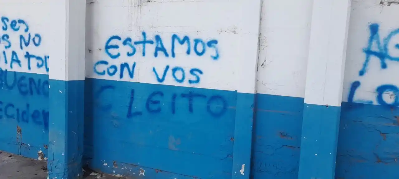 PINTADAS EN EL MONUMENTAL.