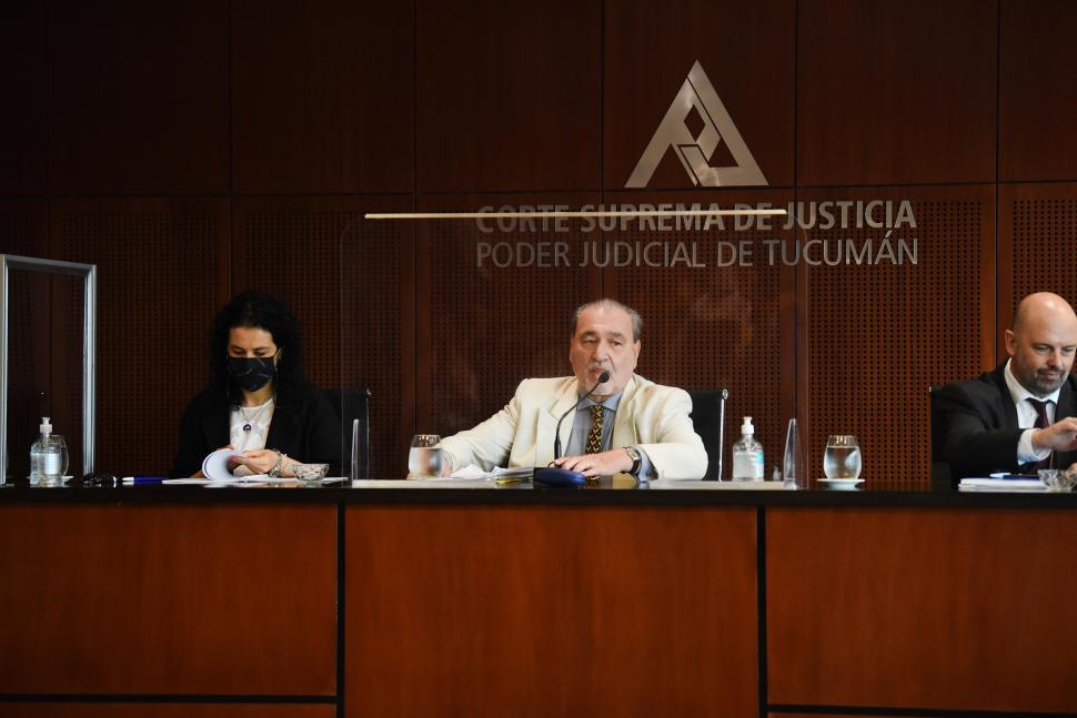 EL TRIBUNAL. Los jueces Fanny Siriani, Dante Ibáñez y Diego Lammoglia estuvieron al frente de las audiencias.