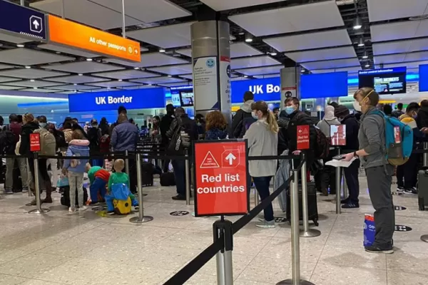 La OMS recomendó no viajar a mayores de 60 años y personas con comorbilidades