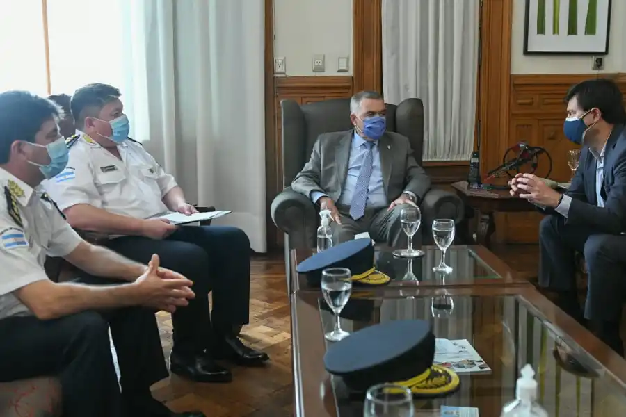 EN REUNIÓN. Jaldo recibió los informes de las autoridades de la cartera de seguridad. Foto: Prensa Gobernación
