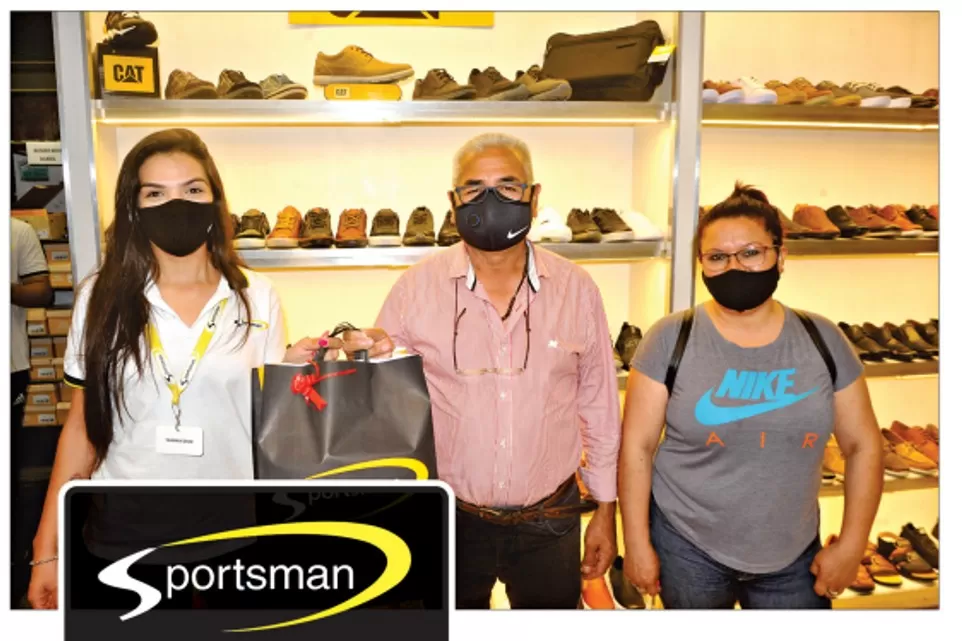 Manuel Alberto Brito compró dos pares de zapatillas en Sportsman gracias a los Números de la Suerte