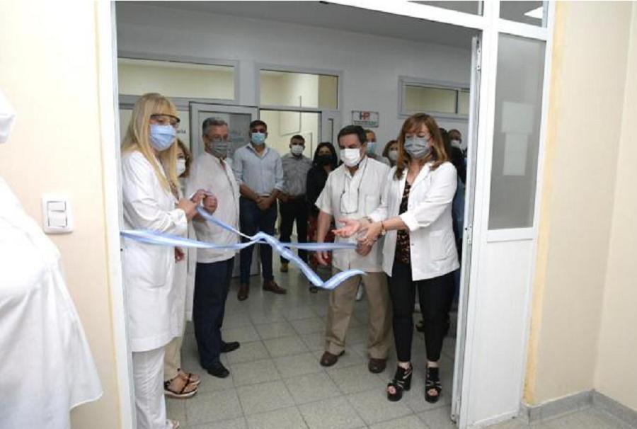 La ministra Rossana Chahla dejó inaugurado el laboratorio de alta complejidad en el hospital Padilla.