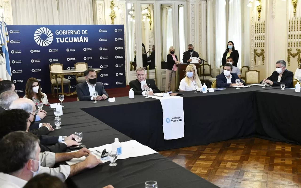 EN CASA DE GOBIERNO. Jaldo anuncia la implementación del Pase Sanitario en Tucumán. Foto: prensa Gobernación
