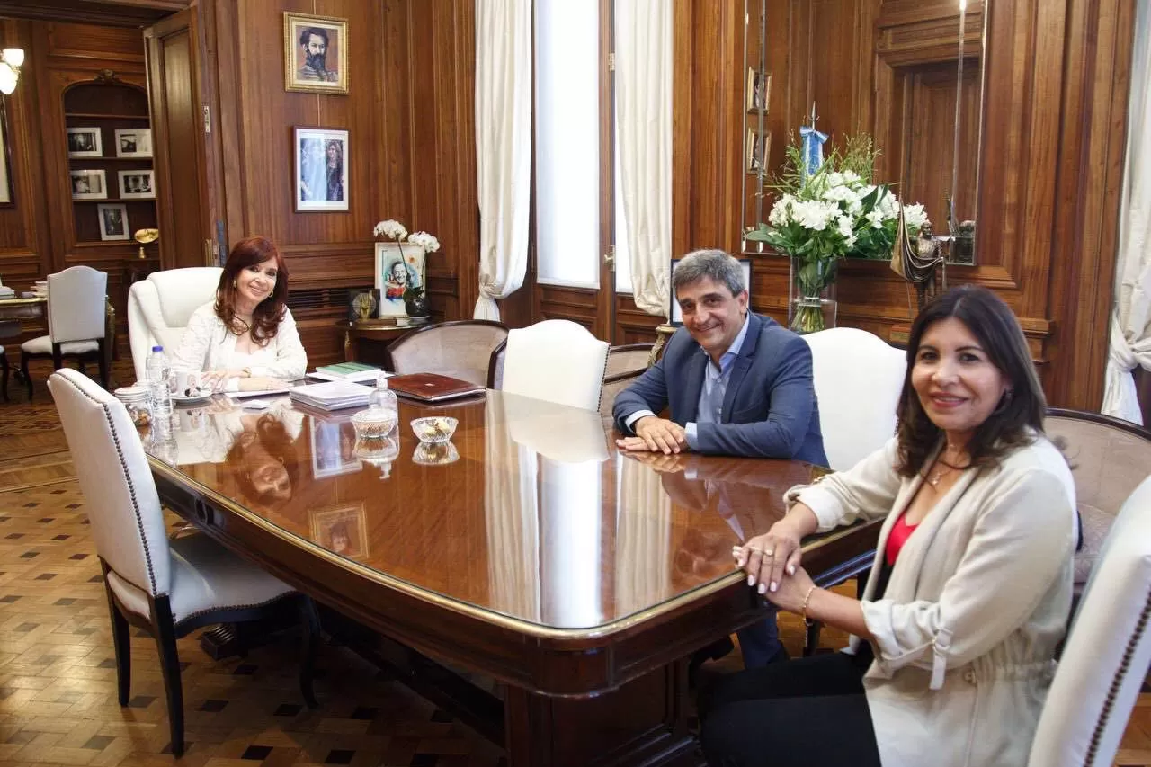 REUNIÓN. La foto del encuentro que mantuvo Cristina con los senadores electos. 