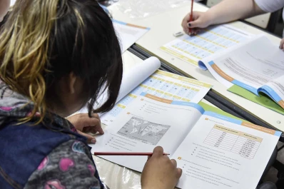 Con la participación de 770.000 estudiantes, realizan la evaluación Aprender 2021 en todo el país