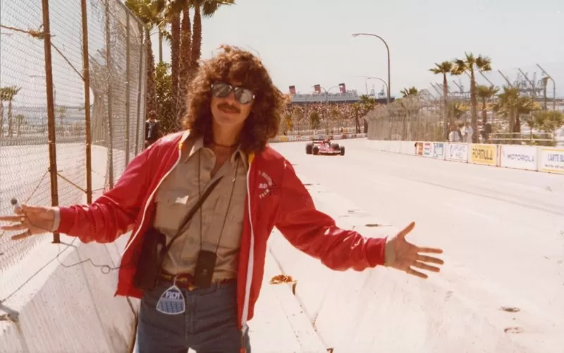 CERCA. A Harrison le gustaba sentir la velocidad de los autos al costado de la pista. En 1978, en Long Beach, lo sintió. 