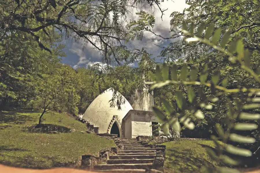 ÚNICA. En la reserva de Unquillo se esconde la capilla de Buffo.