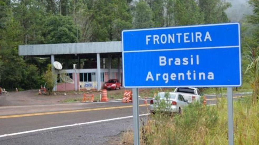 Paso fronterizo entre Argentina y Brasil.
