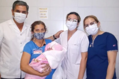 Lograron extraer sangre del cordón umbilical para donarlo a la hermana de la recién nacida