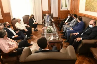 Jaldo, junto a la titular de la Sedronar, analizó la problemática del consumo en Tucumán