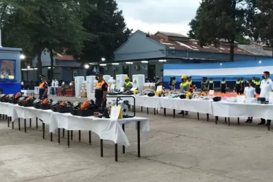 En el marco de su 200 aniversario dan equipamiento a la Policía
