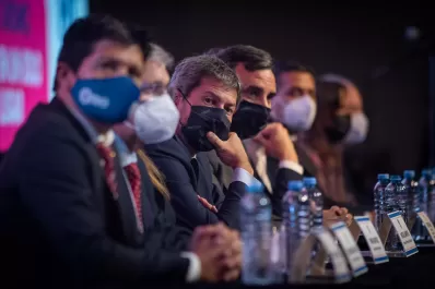 Venta de pasajes en cuotas: trabajamos para buscarle una solución, afirmó Lammens