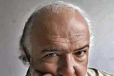 Juan Bedoian, fundador de Ñ, (1947-2021): la mano prodigiosa de un gran editor