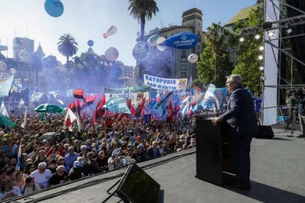 El Gobierno convocó a un acto para el 10 de diciembre en Plaza de Mayo