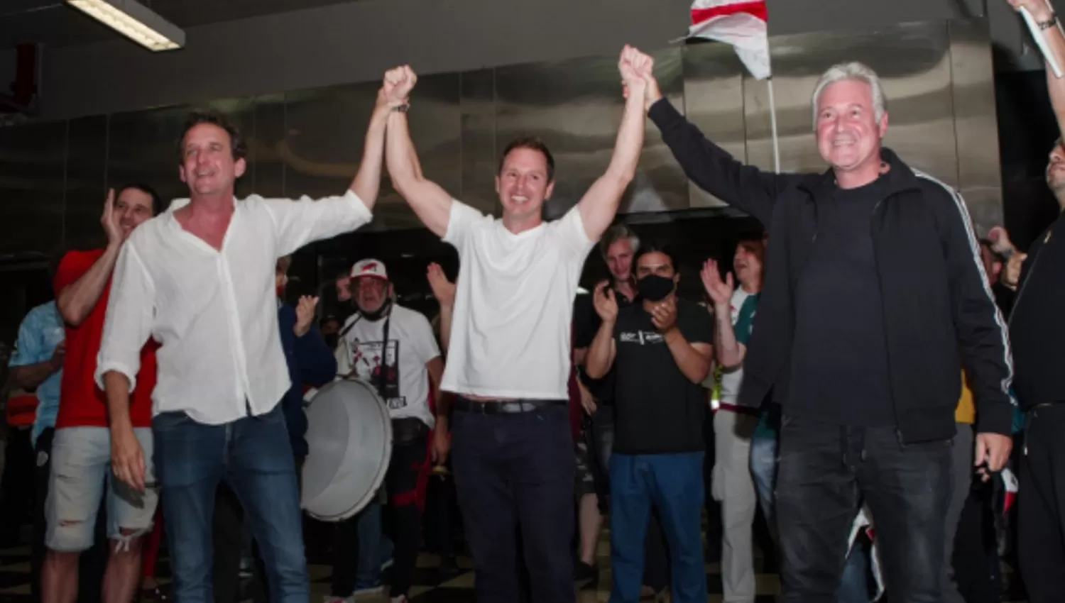 LA FÓRMULA. Ignacio Villarroel, Jorge Brito y Matías Patanian celebran la victoria de Filosofía River.