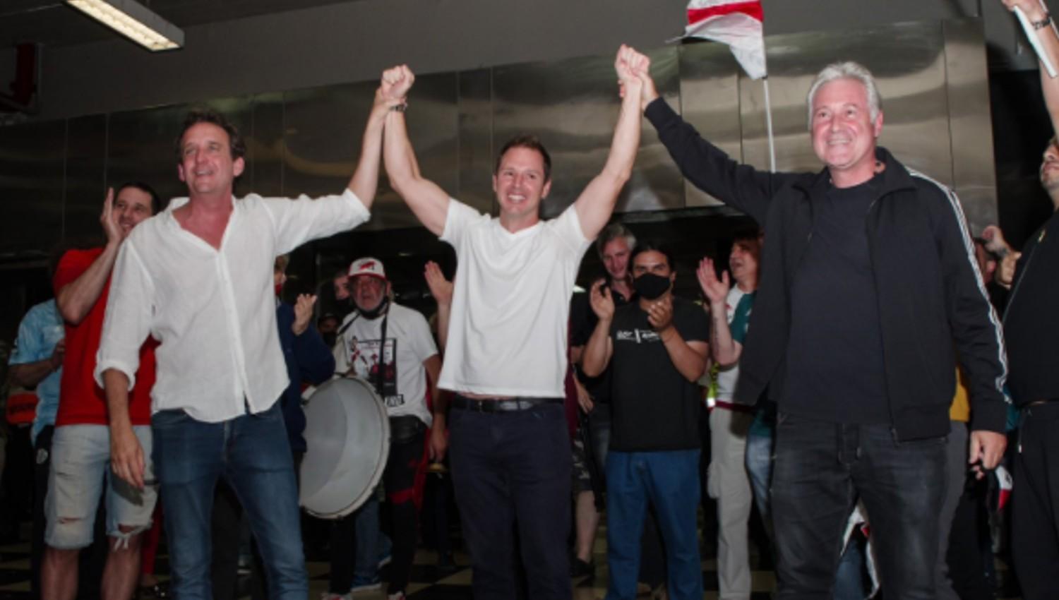 LA FÓRMULA. Ignacio Villarroel, Jorge Brito y Matías Patanian celebran la victoria de Filosofía River.