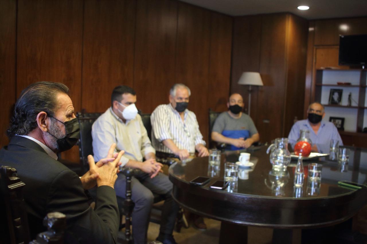 EN REUNIÓN. Fernando Juri encabezó el encuentro con los representantes del sector. Foto: Prensa HCD