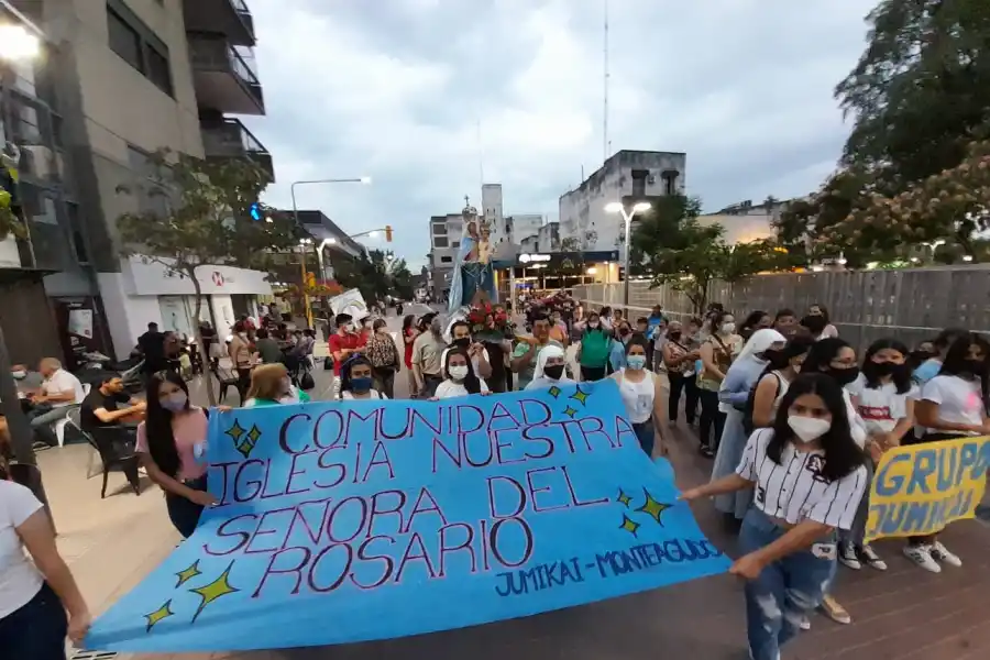 PEREGRINOS A la Inmaculada Virgen. 