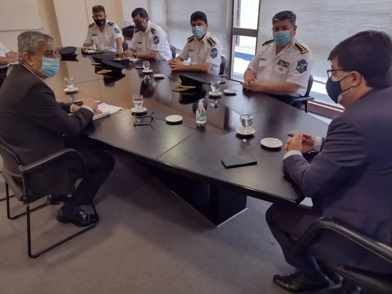 EN REUNIÓN. El ministro Agüero Gamboa encabezó el encuentro de funcionarios para analizar el operativo por la visita presidencial. Foto: Prensa Seguridad