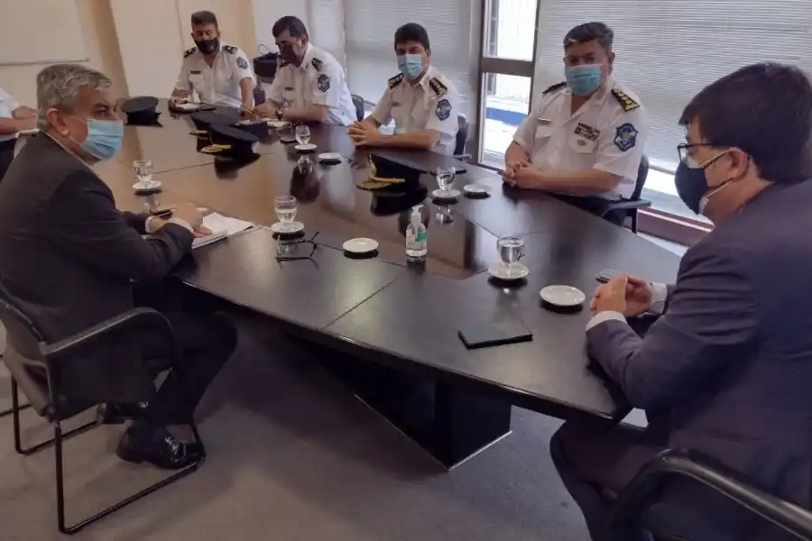 EN REUNIÓN. El ministro Agüero Gamboa encabezó el encuentro de funcionarios para analizar el operativo por la visita presidencial. Foto: Prensa Seguridad