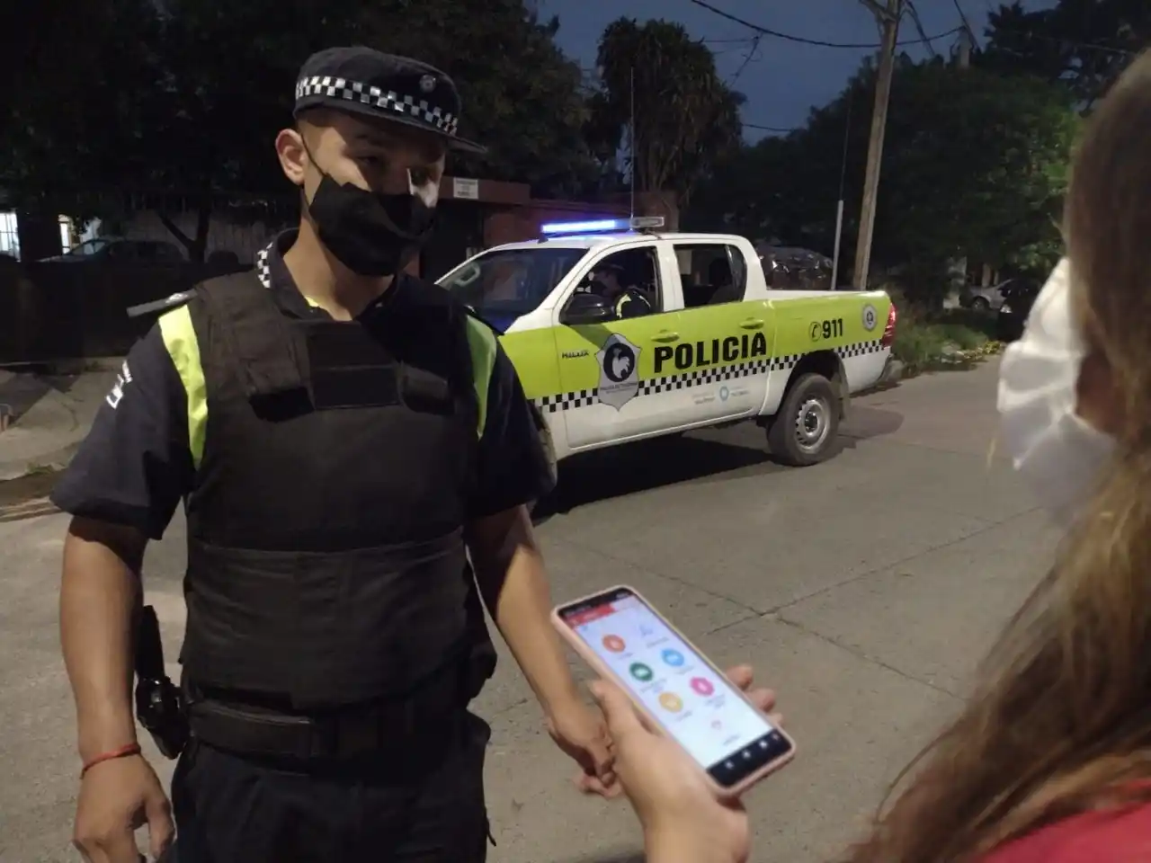 Presencia policial en la instalación del programa 