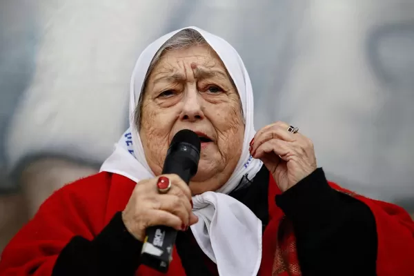 Hebe de Bonafini criticó al Presidente: siempre está mirando para otro lado