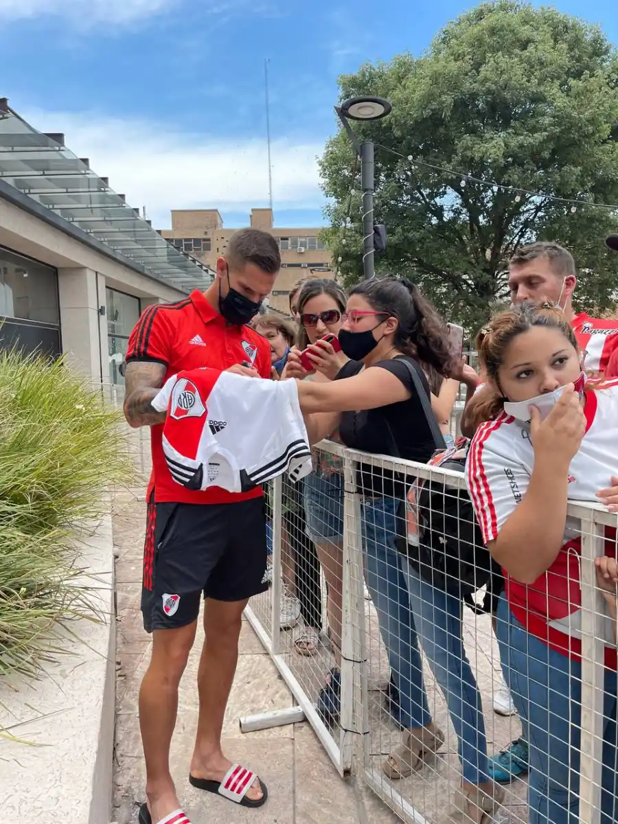 EN EL EX ABASTO. Los jugadores del 