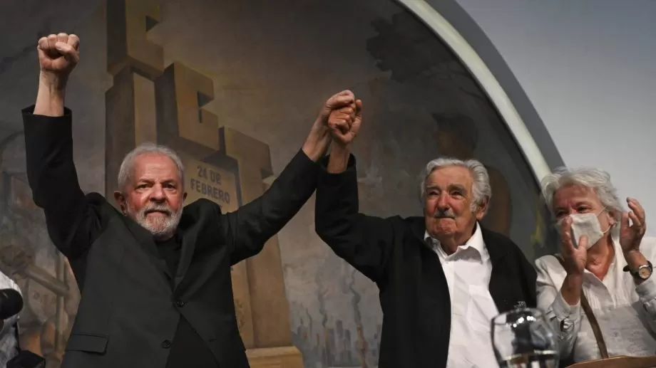Pepe Mujica y Lula Da Silva estuvieron en la sede de la CGT. Telam
