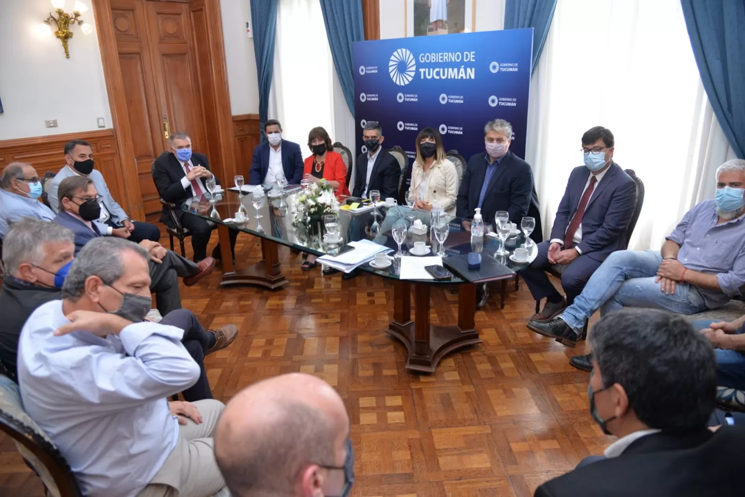 EN CASA DE GOBIERNO. Jaldo encabeza una reunión con los miembros de su gabinete. Foto: Prensa Gobernación