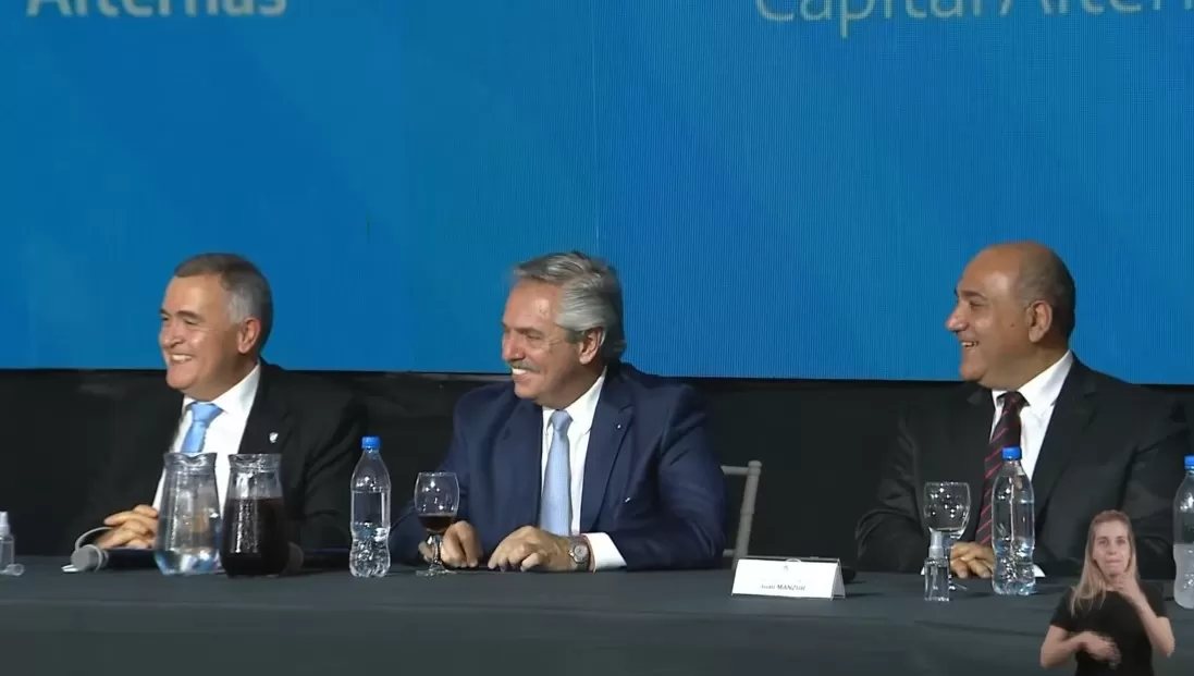 AUTORIDADES. Alberto Fernández, Manzur y Jaldo. Foto: Captura de Video