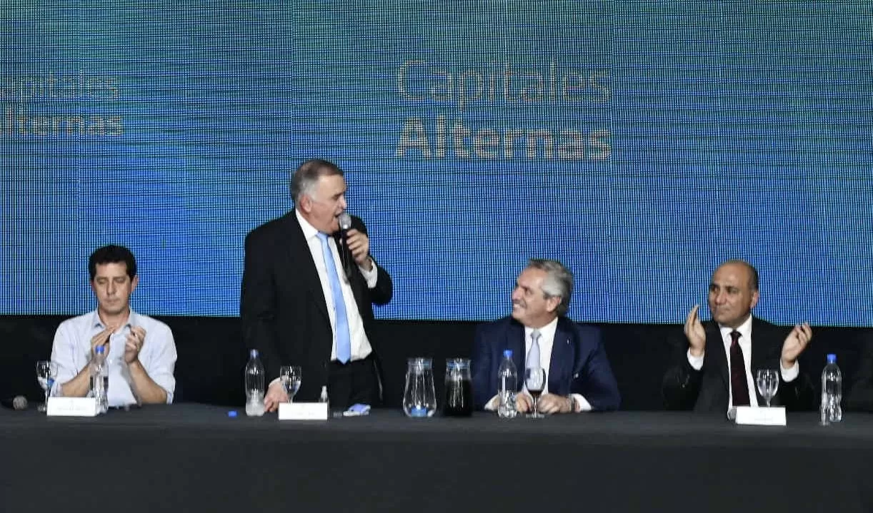 JALDO Y Alberto Fernánez, en un acto, en el que se concretaron los anuncios. 