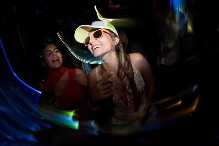 Ahora, las adolescentes celebran los 15 a los 16