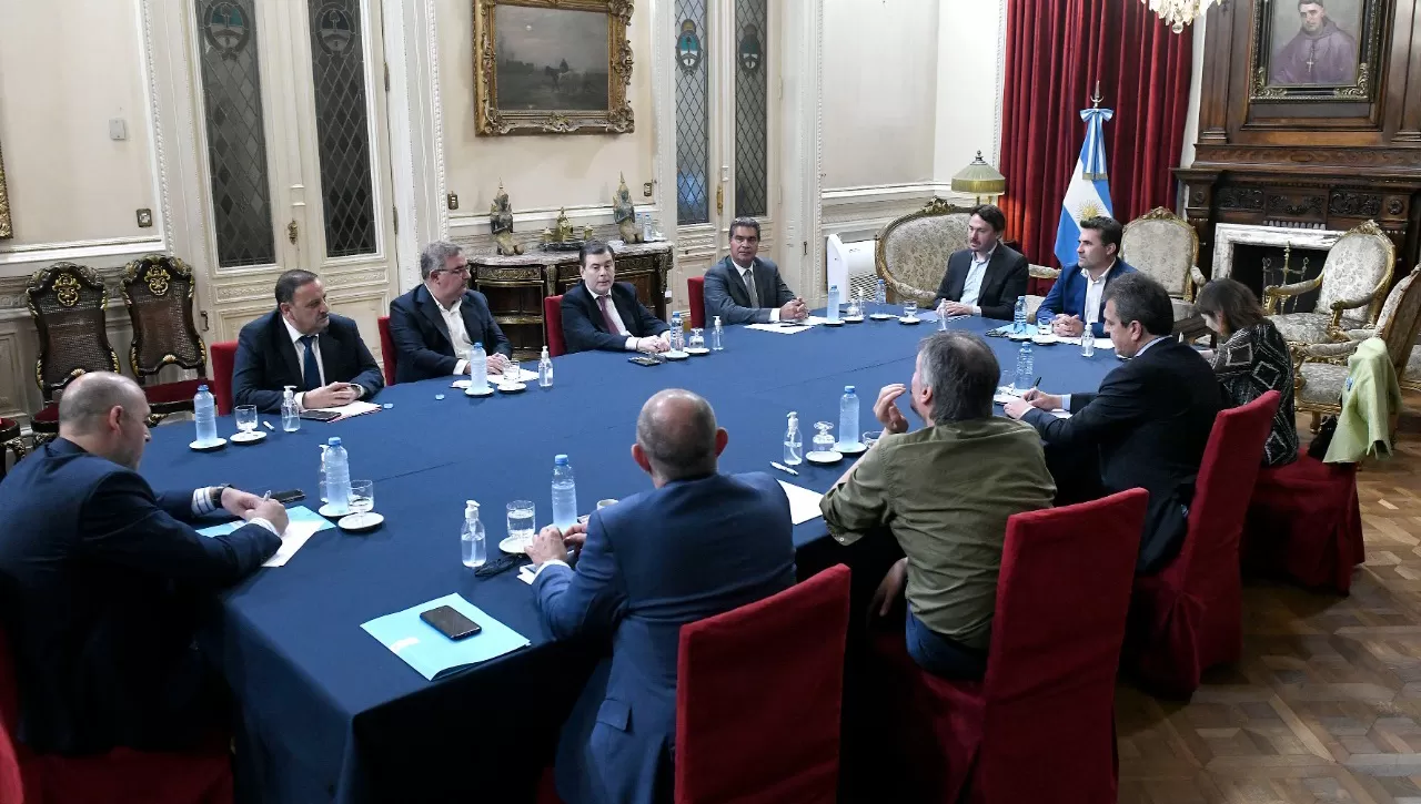 ENCUENTRO. Kirchner y Massa dialogaron con gobernadores del Norte Grande sobre el proyecto de Zona Cálida.