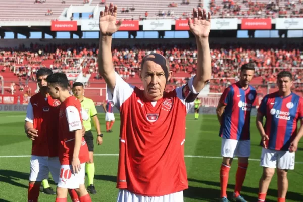 Bochini, sobre el Kun: merece un homenaje, por todo lo que le dio a Independiente