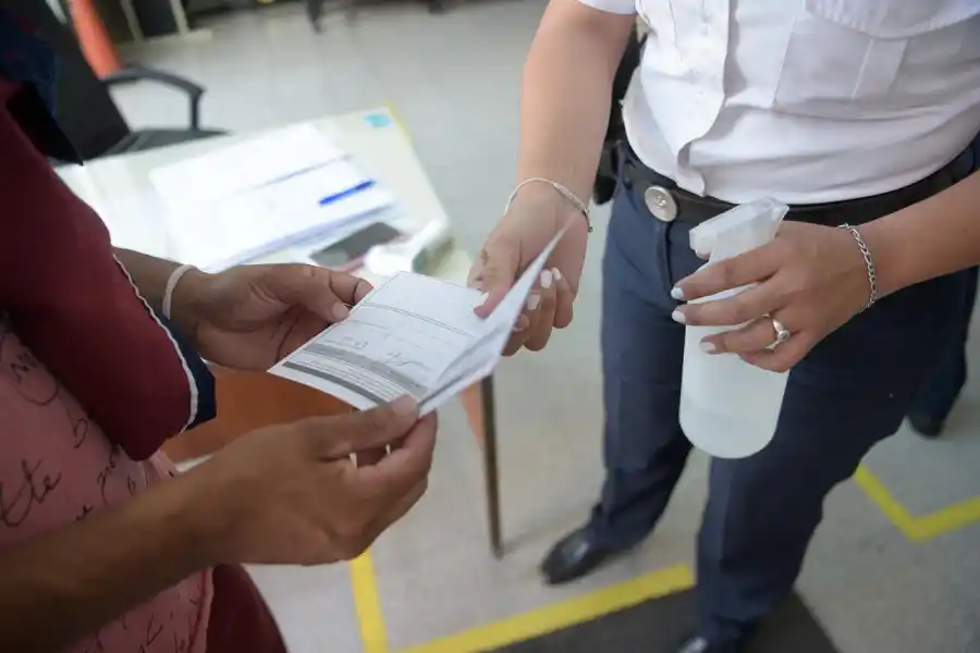 Viajar con pase sanitario: varias provincias comenzarán los controles el fin de semana