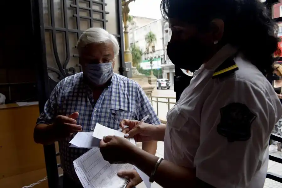 Viajar con pase sanitario: varias provincias comenzarán los controles el fin de semana