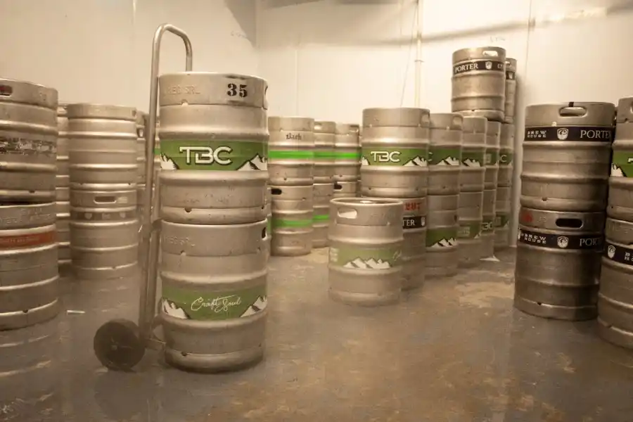 Una distribuidora tucumana es furor ofreciendo bebidas artesanales producidas en la provincia