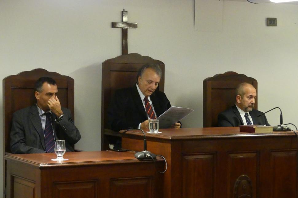 FALLO. El juez  Jesús Pellegri junto a sus pares Roberto Flores y Sergio Altamirano rechazaron el primer juicio abreviado.