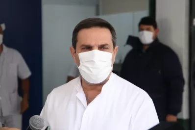 Medina Ruiz avisó que, a partir del 1 de enero, se pedirá la dosis de refuerzo en el pase sanitario