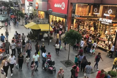 Los comercios trabajarán en horario corrido durante este jueves y viernes