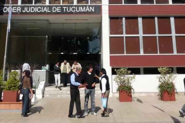 Tucumán: Un hombre que apuñaló por la espalda a su pareja seguirá detenido por 90 días