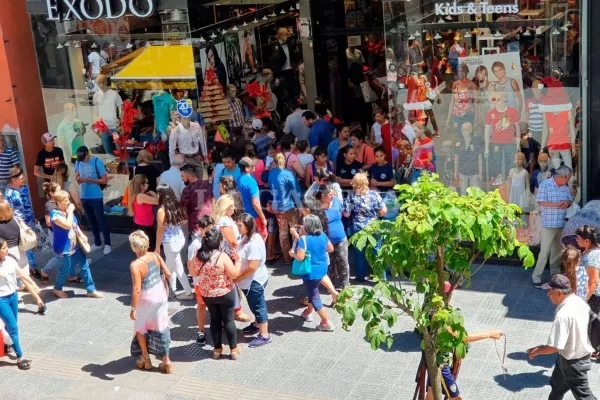 Conocé cómo atenderán los comercios en Tucumán esta semana